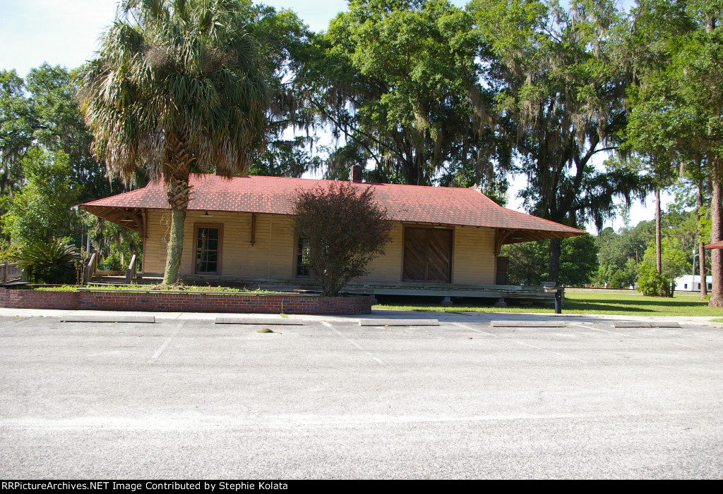SAL STATION IN OLUSTEE FL